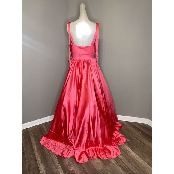 MAC DUGGAL TIE SHOULDER SWEETHEART BALLGOWN - Picture 8 of 10